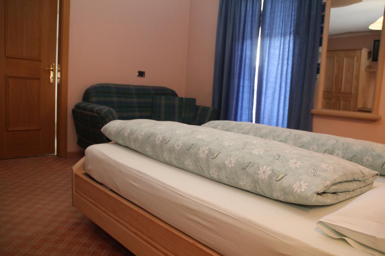 Albergo Caravasc リヴィーニョ 部屋 写真